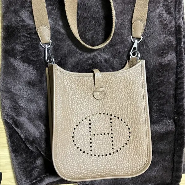 エルメス　エヴリンTPM