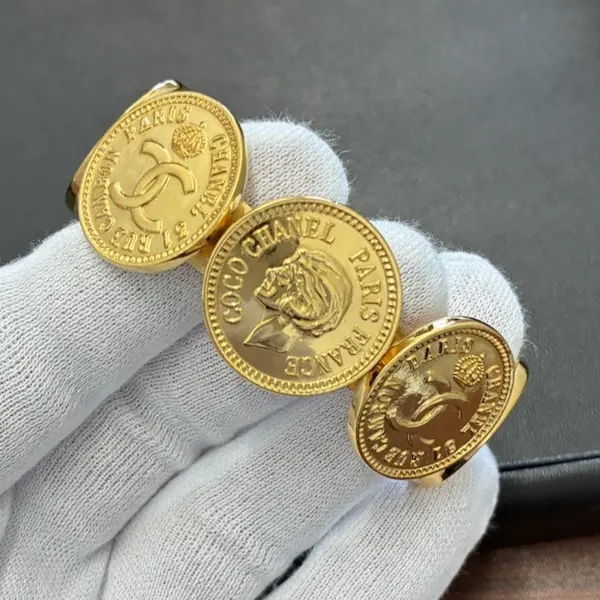 シャネル　ヴィンテージ　コインモチーフ　ブレスレット