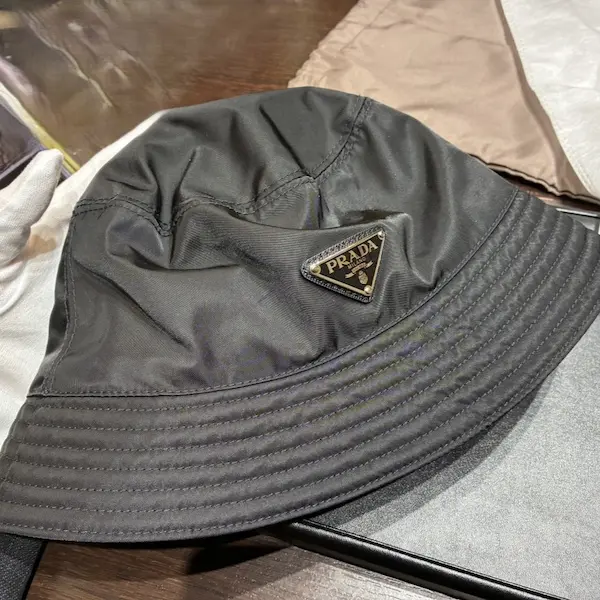 プラダ　Re-Nylon　バケットハット