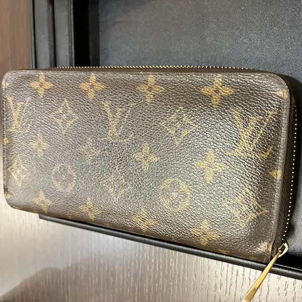 ルイ・ヴィトン　モノグラム　ジッピー・ウォレット
