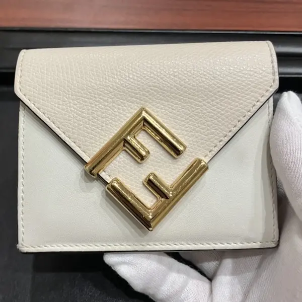 フェンディ　FFダイヤモンド　三つ折り財布