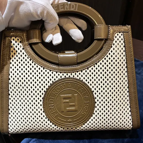 フェンディ　ラナウェイ ショッパー