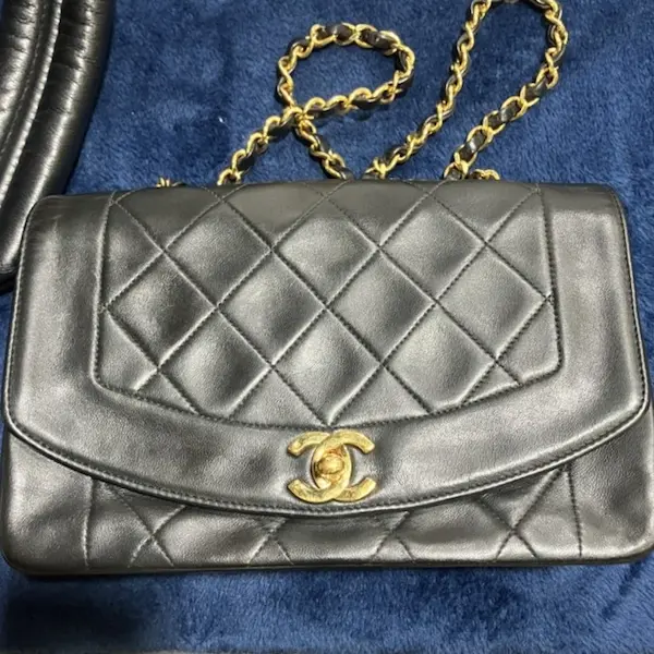 シャネル　ダイアナ　マトラッセ　チェーンショルダーバッグ