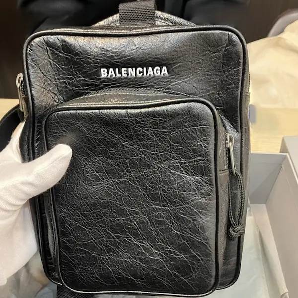 バレンシアガ　エクスプローラー　メッセンジャーバッグ