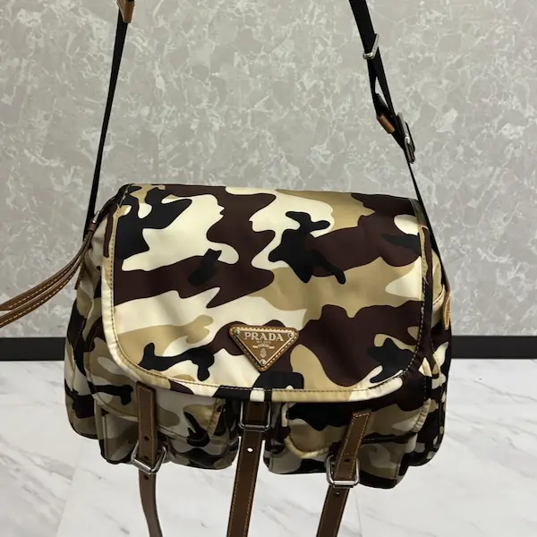 プラダ　ショルダーバッグ