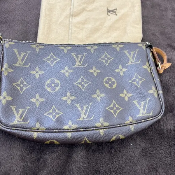 ルイ・ヴィトン　モノグラム　ポシェット・アクセソワール