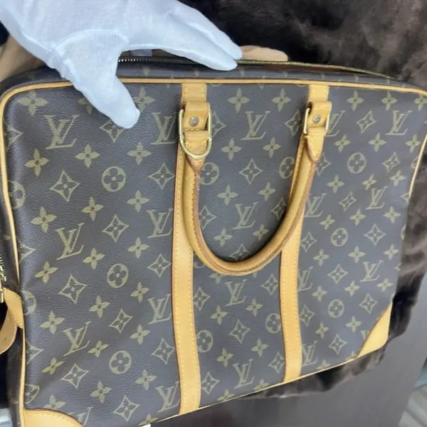 ルイ・ヴィトン　モノグラム　ポルト・ドキュマン・ヴォワヤージュ　ビジネスバッグ