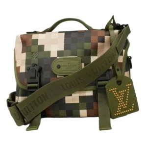 ルイ・ヴィトン ダモフラージュ トレイル メッセンジャー ハンドバッグ M24449