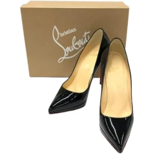 クリスチャン・ルブタン パンプス エナメル