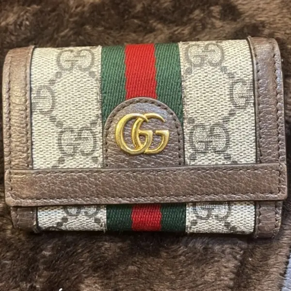 グッチ　GGスプリーム　三つ折り財布