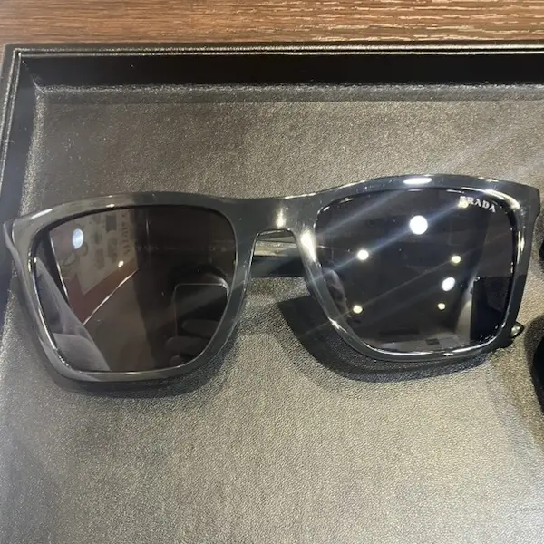 プラダ　サングラス