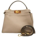 フェンディ ピーカブーミディアム ハンドバッグ レザー