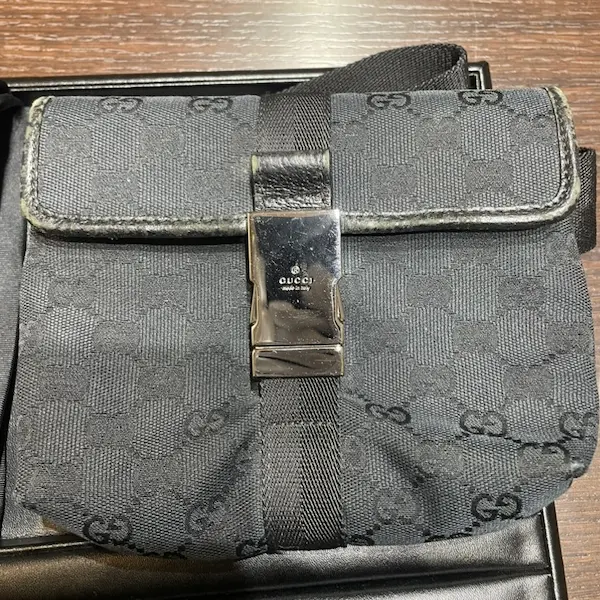 グッチ　GGキャンバス　ボディバッグ