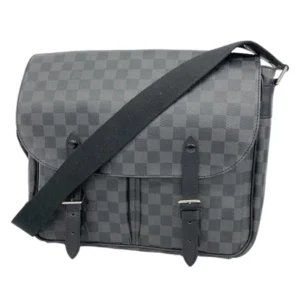 ルイ・ヴィトン ダミエグラフィット クリストファーメッセンジャー ショルダーバッグ N41500