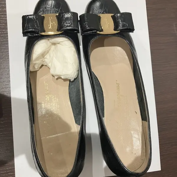 フェラガモ　ヴァラ・リボン　パンプス