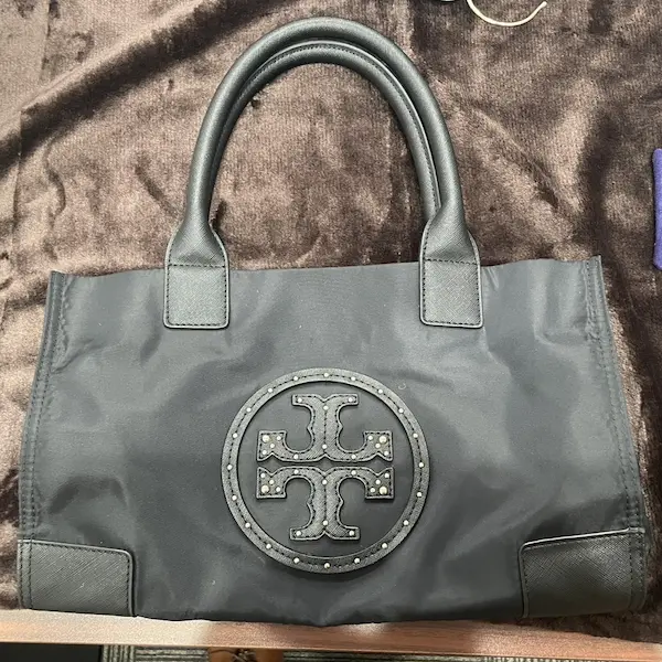 トリーバーチ　エラ　スタッズ　ロゴ　トートバッグ