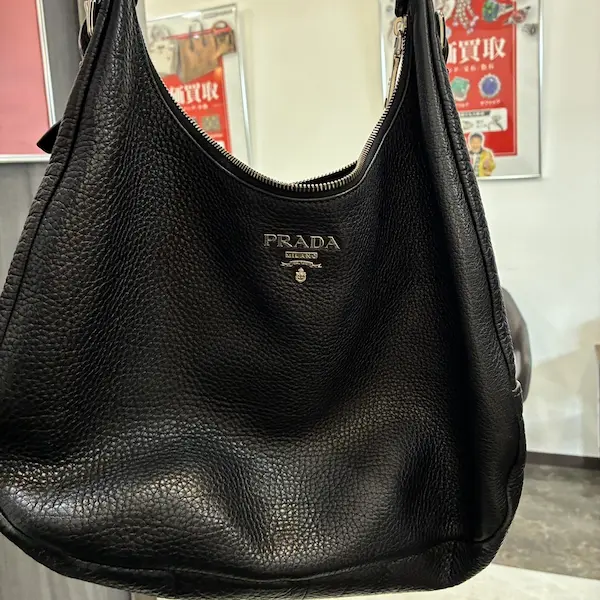 プラダ　ヴィッテロダイノレザー　ショルダーバッグ
