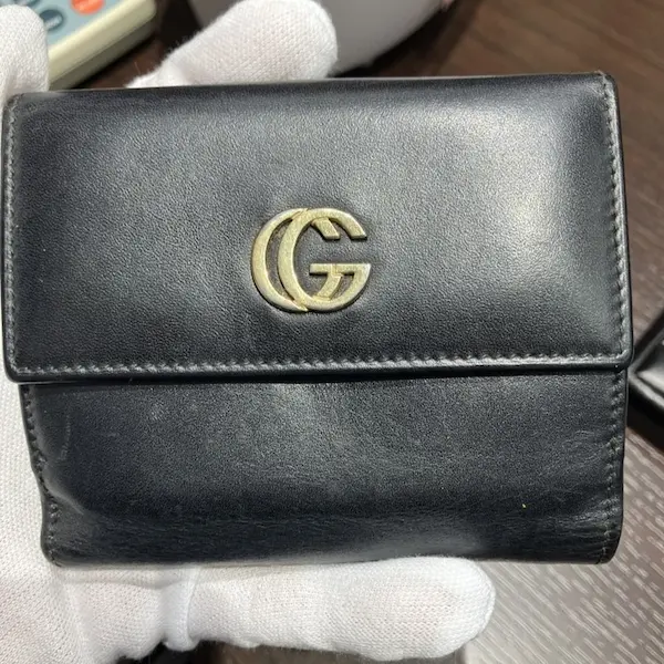 グッチ　GGマーモント　レザー　ダブルホック　二つ折り財布