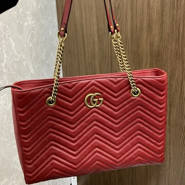 グッチ　GGマーモント　シェブロン　チェーントートバッグ