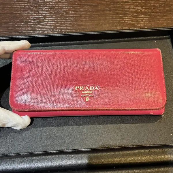 プラダ　サフィアーノレザー　長財布