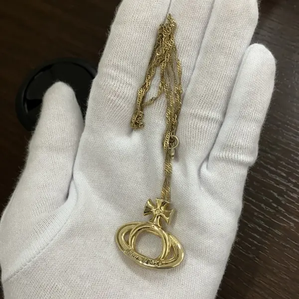 ヴィヴィアン・ウエストウッド　オーブ グラスホルダー　ネックレス