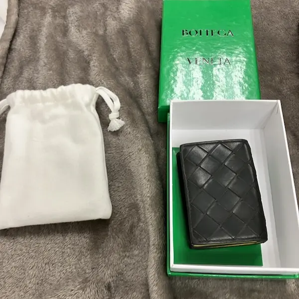 ポッテガ・ヴェネタ　イントレチャート　三つ折り財布