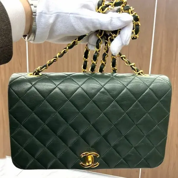 シャネル　マトラッセ　フルフラップ　チェーンショルダーバッグ