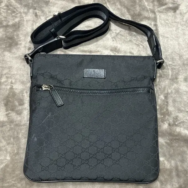 グッチ　GGナイロン　メッセンジャーバッグ　449184