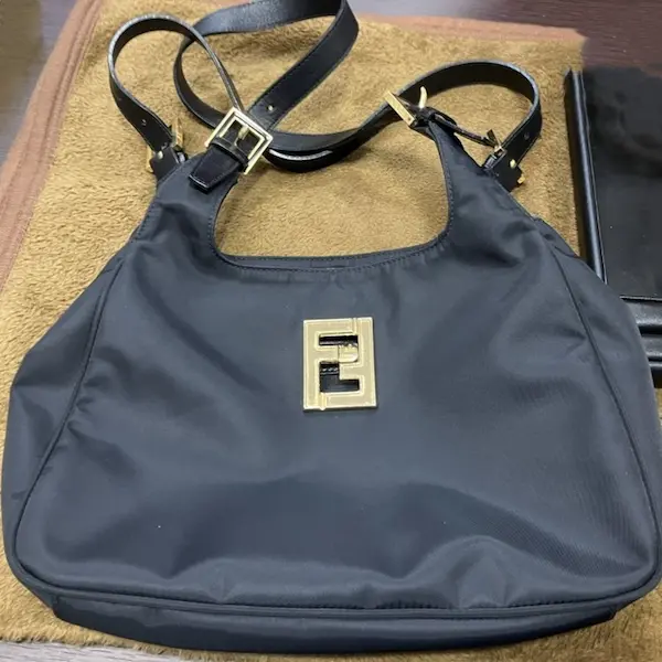 フェンディ　FFロゴ　ナイロン×レザー　ショルダーバッグ