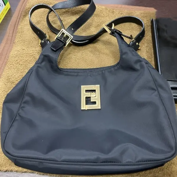フェンディ　FFロゴ　ナイロン×レザー　ショルダーバッグ