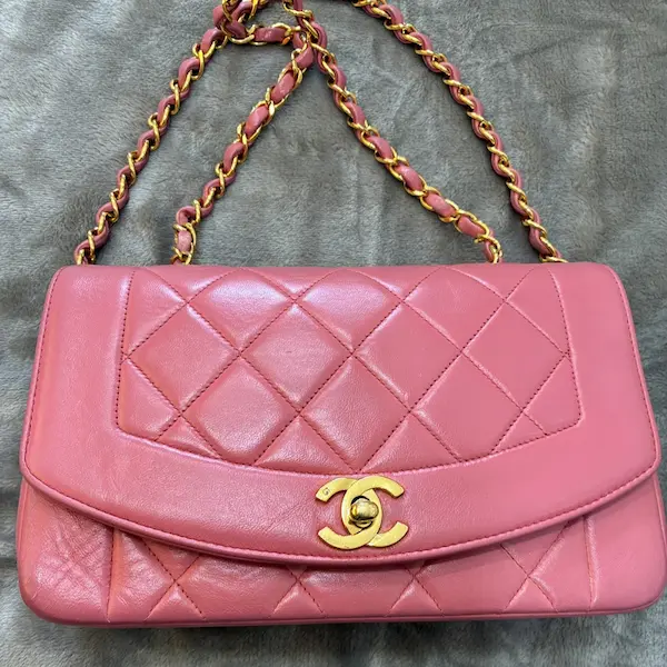 シャネル　マトラッセ　ダイアナフラップ　チェーンショルダーバッグ