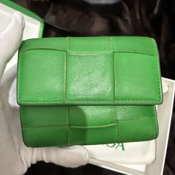 ボッテガ・ヴェネタ　カセット　マキシイントレチャート　三つ折り財布