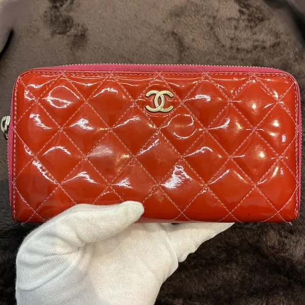 シャネル　マトラッセ　パテントレザー　長財布