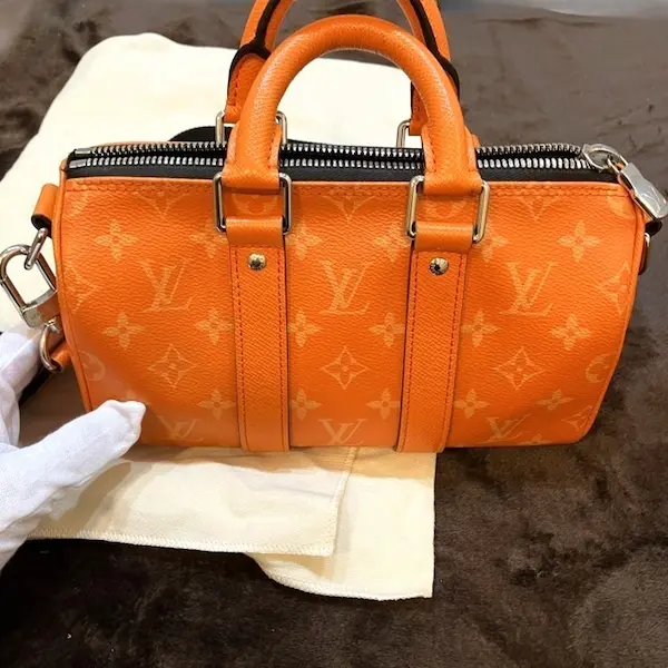 ルイ・ヴィトン　モノグラム　タイガラマ　キーポル・バンドリエール25