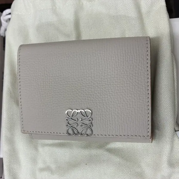 ロエベ　アナグラム　トライフォールド ウォレット
