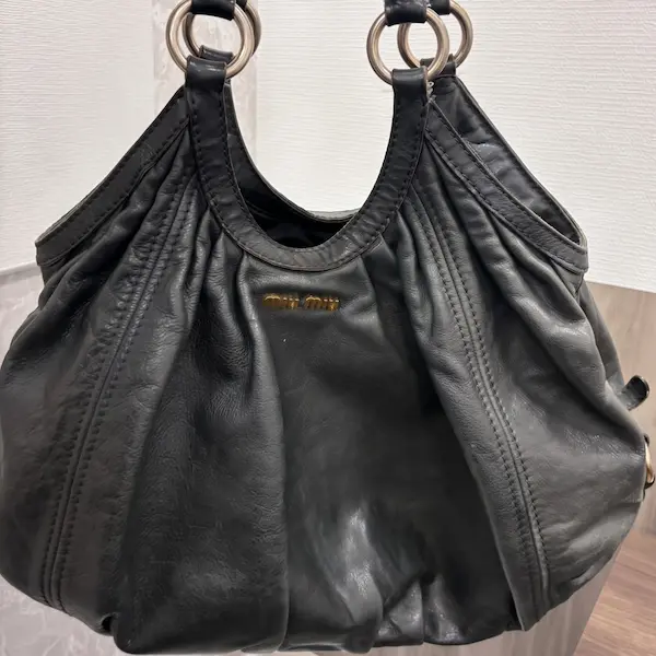 ミュウミュウ　レザー　ショルダーバッグ