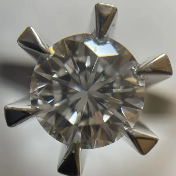 ダイヤ 0.85ct