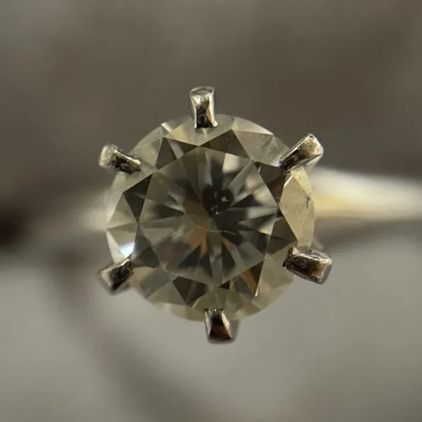 ダイヤ0.90ct