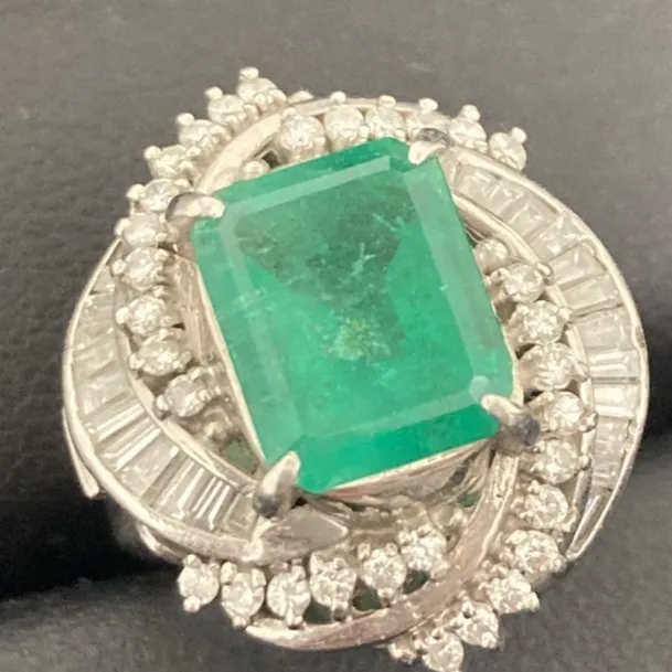 エメラルド　3.70ct