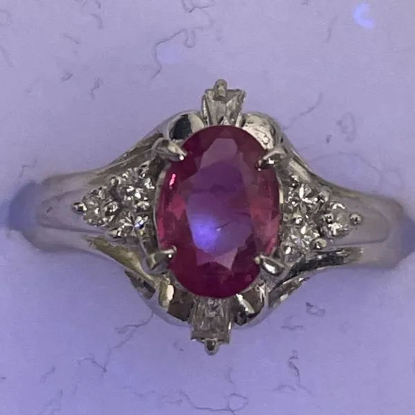 ルビー　0.66ct