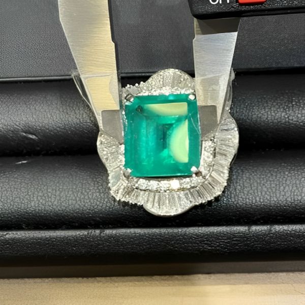 エメラルド17.77ct