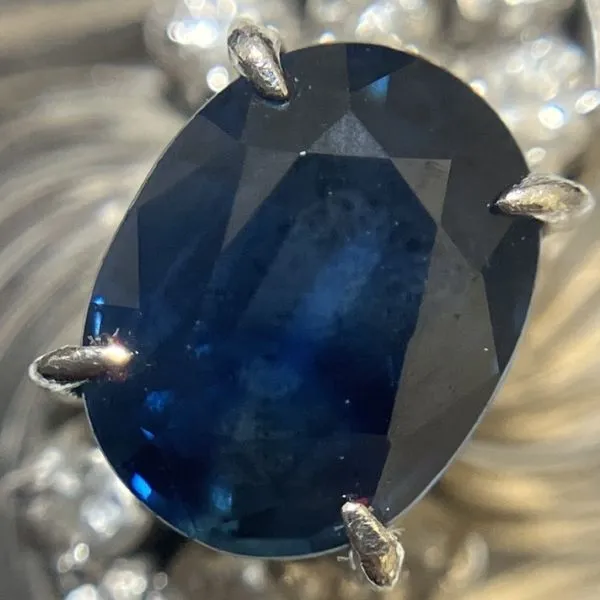 サファイア　0.81ct