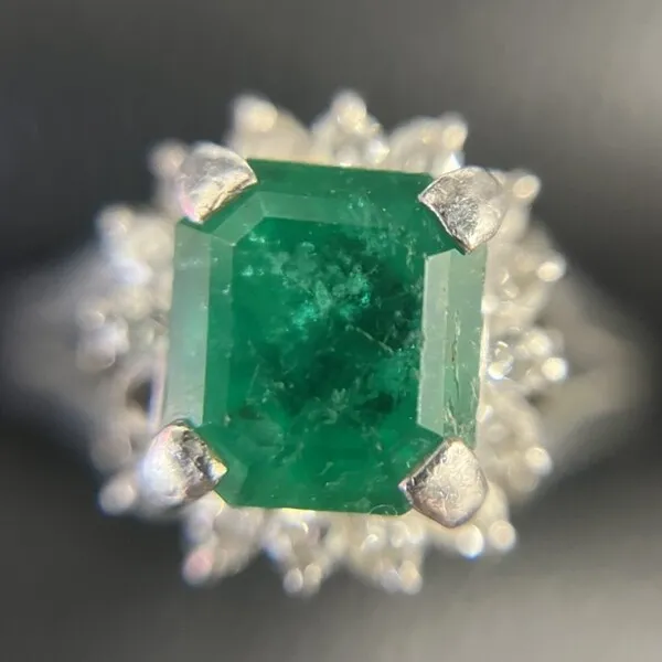 エメラルド　1.11ct