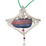 K18WG ボルダーオパール・多色石 ブローチ 12.87・R0.21・D0.75ct