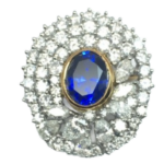 Pt900/K18[Ptﾒｲﾝ] 合成サファイア・ダイヤモンド ブローチ S5.02 ct D5.19 ct