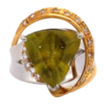 Pt900/K18[Ptﾒｲﾝ] スフェーン・ダイヤモンド リング 8.41・D0.21 ct