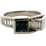 Pt･Pm900 ブラジル産アレキサンドライト・ダイヤモンド リング 0.76・D0.6ct