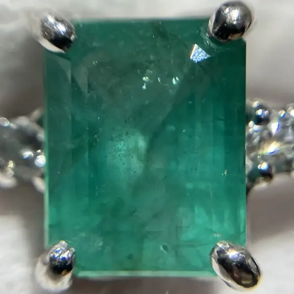 エメラルド　2ct