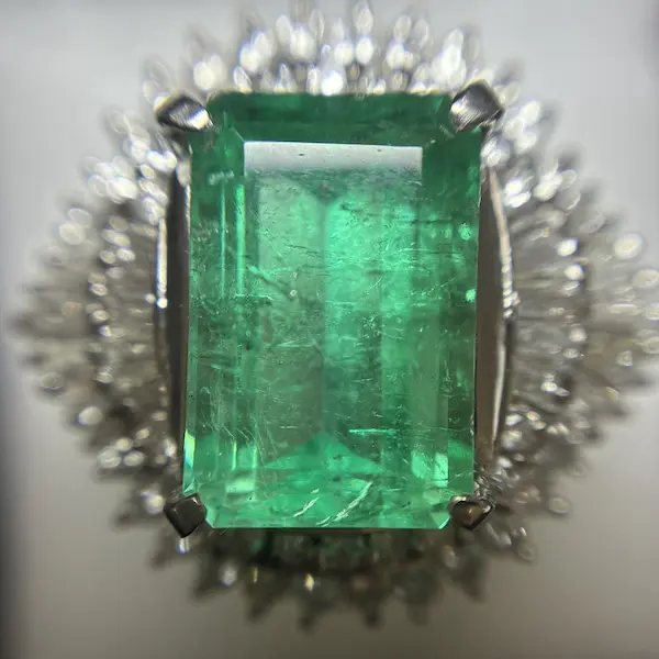 エメラルド　7.01ct