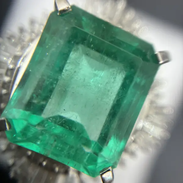 エメラルド　8.41ct